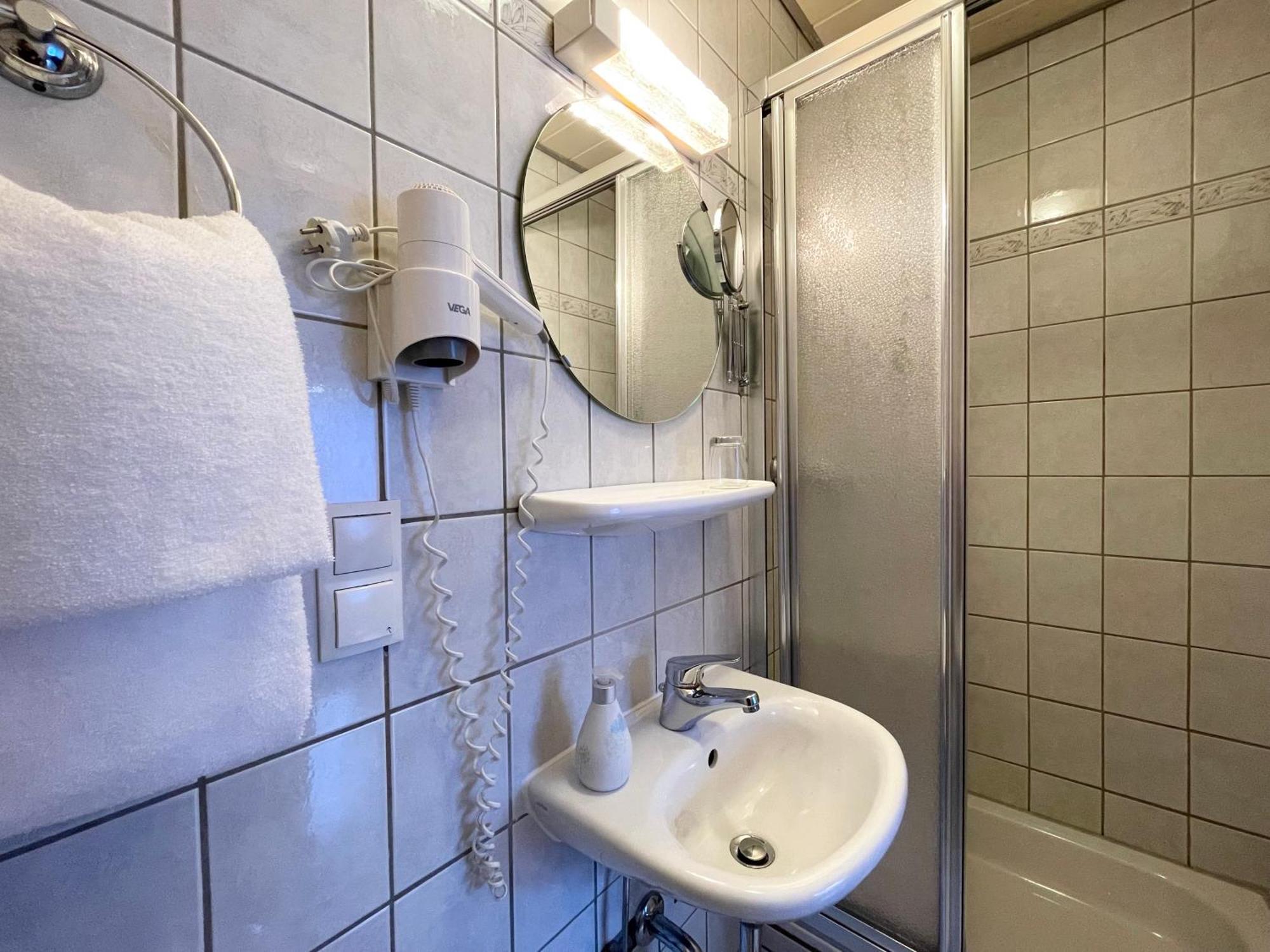 Hotel-Pension Hommen Koblenz  Ngoại thất bức ảnh